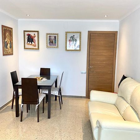 Shared Apartment! Piso Compartido! Общая Квартира! Севілья Екстер'єр фото