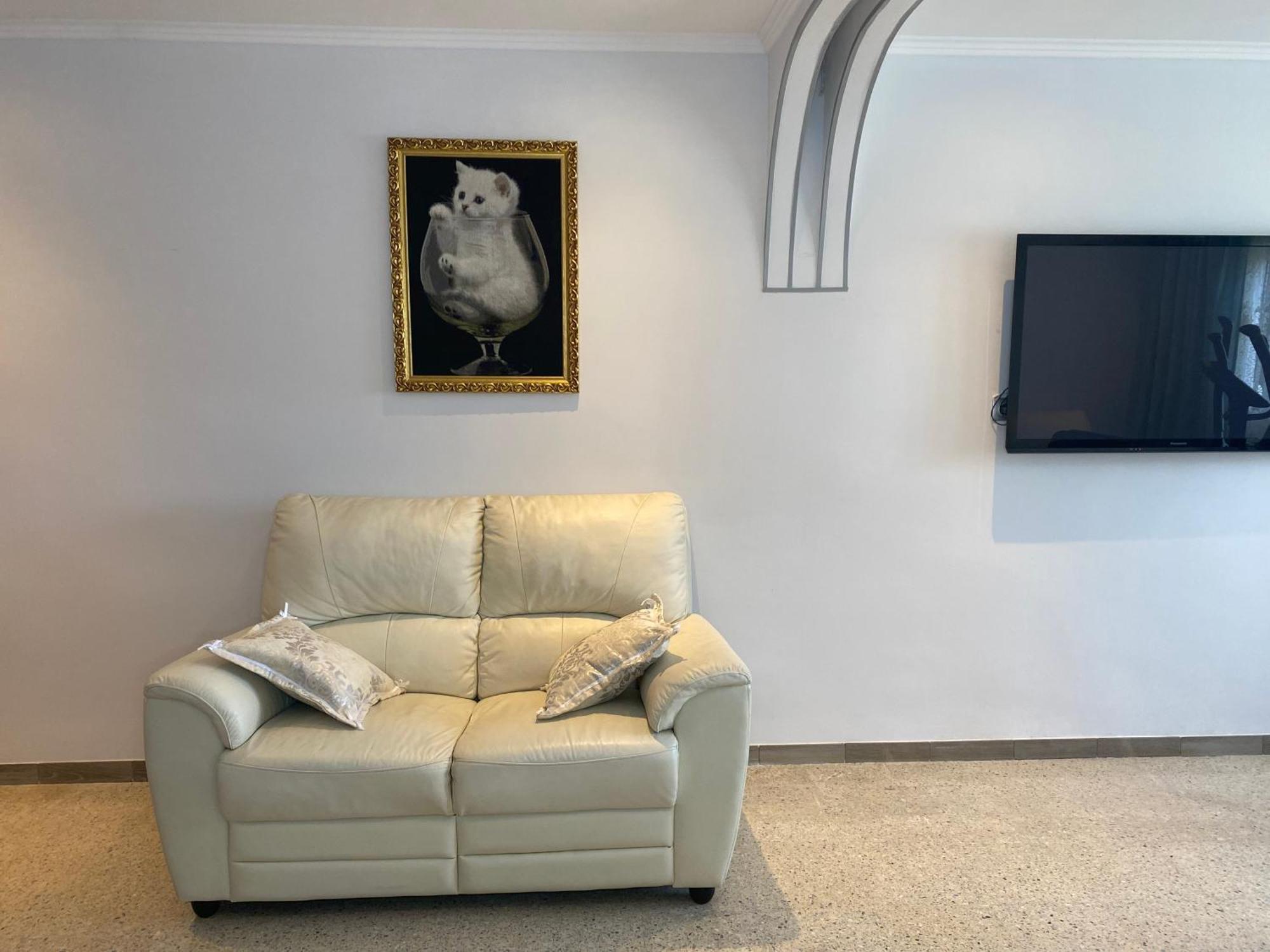 Shared Apartment! Piso Compartido! Общая Квартира! Севілья Екстер'єр фото