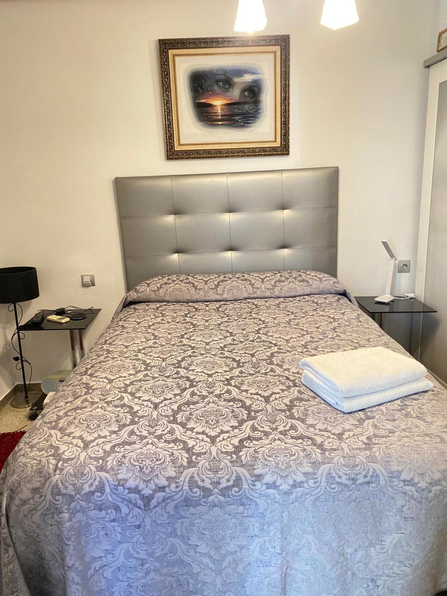 Shared Apartment! Piso Compartido! Общая Квартира! Севілья Екстер'єр фото
