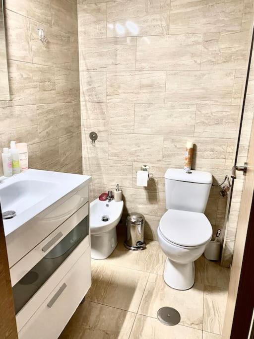 Shared Apartment! Piso Compartido! Общая Квартира! Севілья Екстер'єр фото