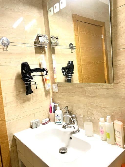 Shared Apartment! Piso Compartido! Общая Квартира! Севілья Екстер'єр фото