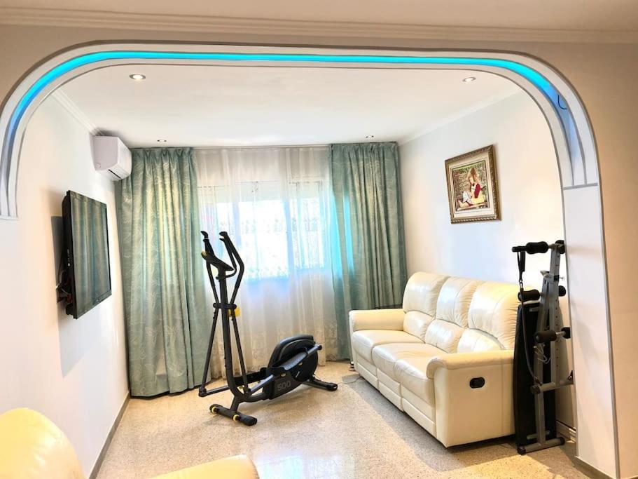 Shared Apartment! Piso Compartido! Общая Квартира! Севілья Екстер'єр фото