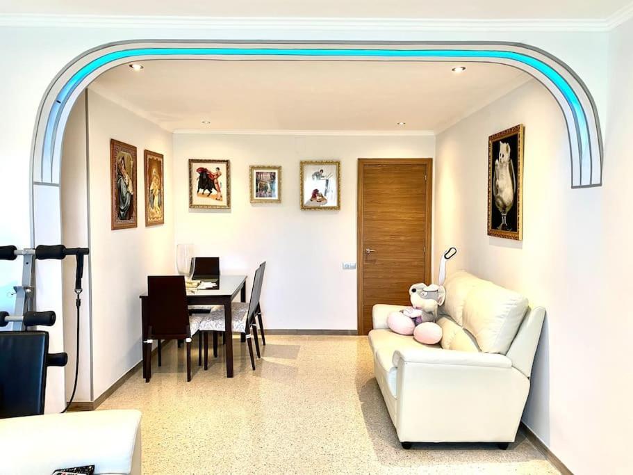 Shared Apartment! Piso Compartido! Общая Квартира! Севілья Екстер'єр фото